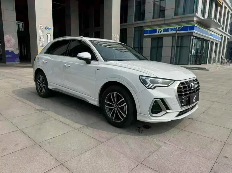 奥迪Q3 正面外观二