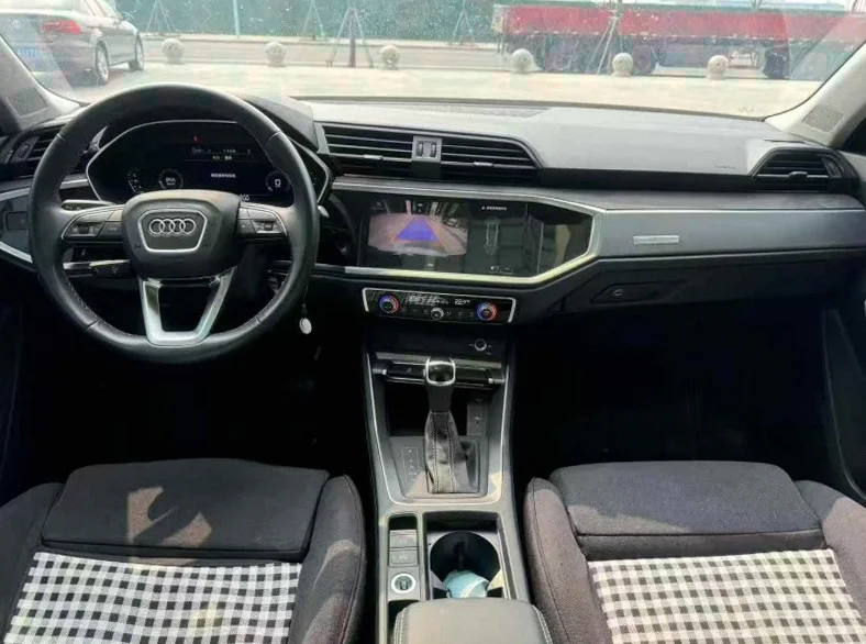 奥迪Q3 后面外观二