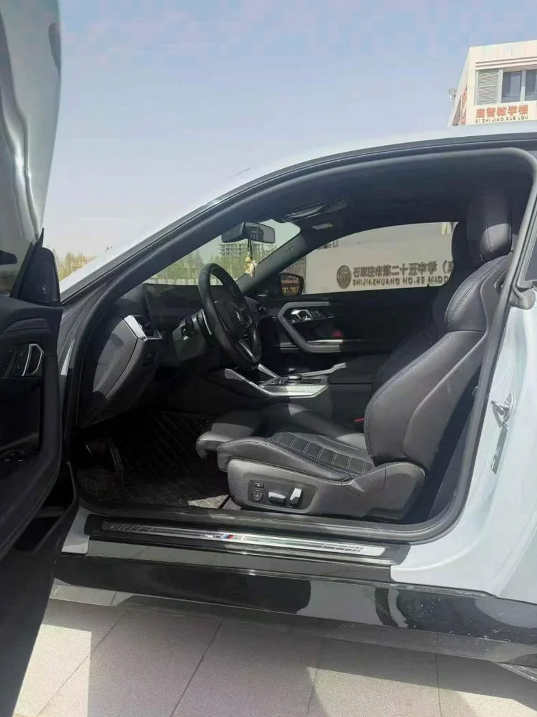 宝马M2 正面外观三