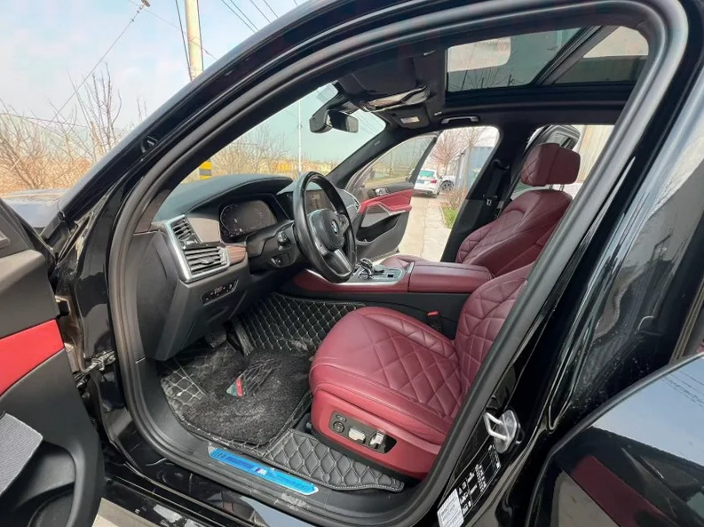 宝马X5 后面外观二