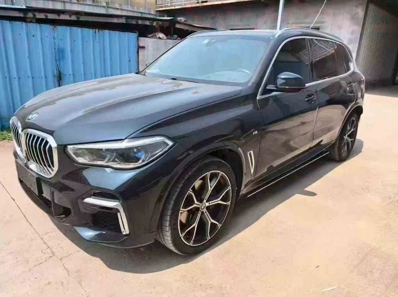 宝马X5 正面外观二