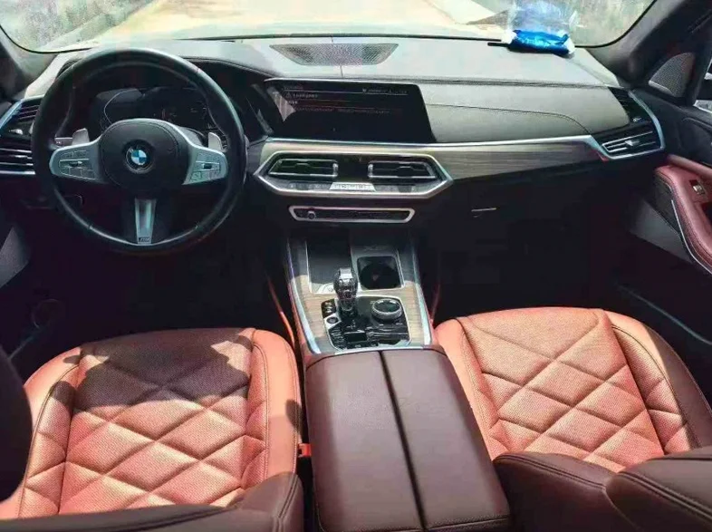 宝马X5 内饰前排