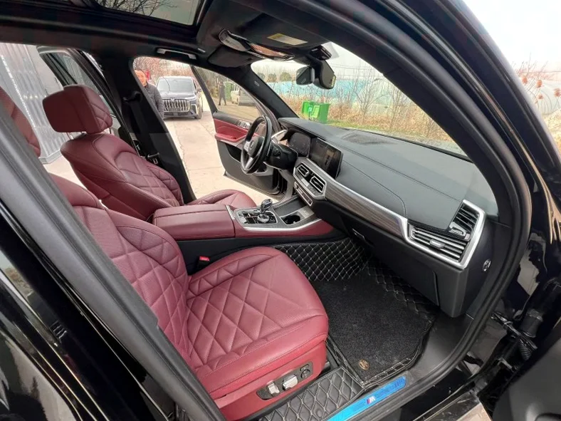 宝马X5 内饰后排