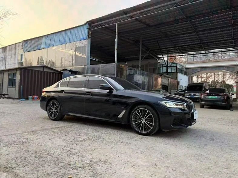 宝马5系 正面外观三