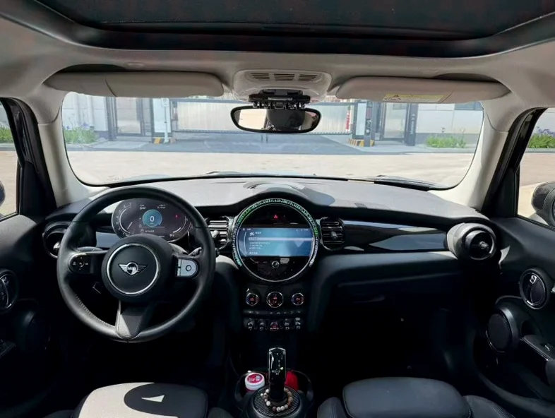 宝马迷你 内饰后排