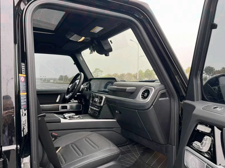 奔驰G 后面外观一