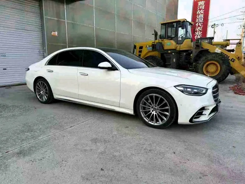 奔驰S 正面外观三