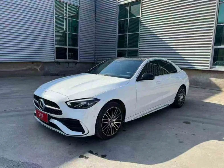 奔驰C 正面外观二