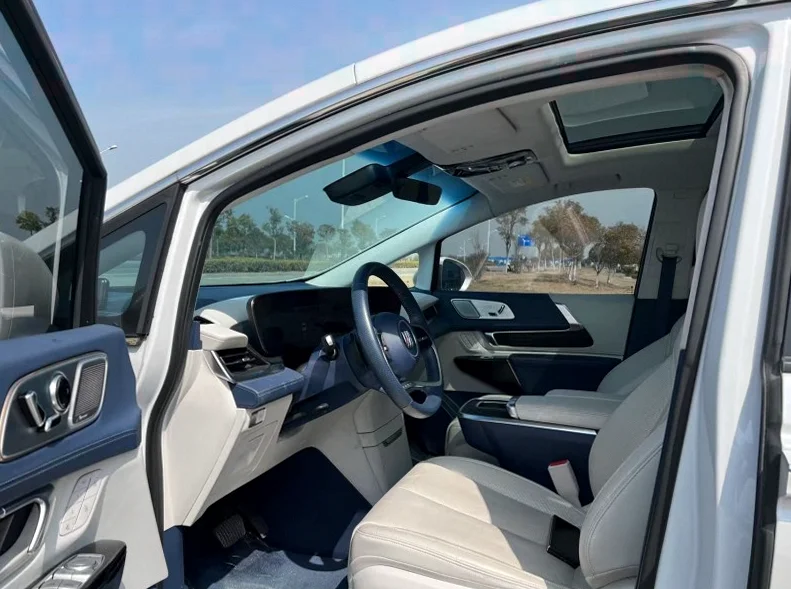 别克新世纪 后面外观三