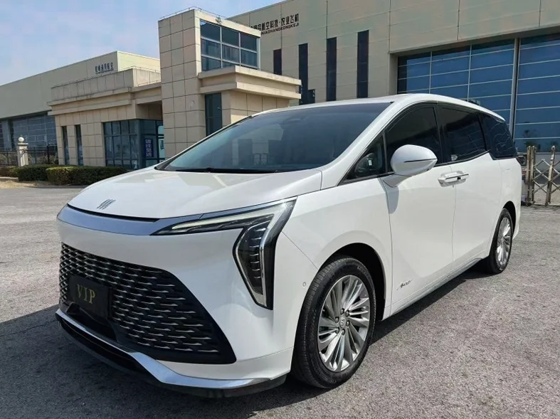 别克新世纪 后面外观一