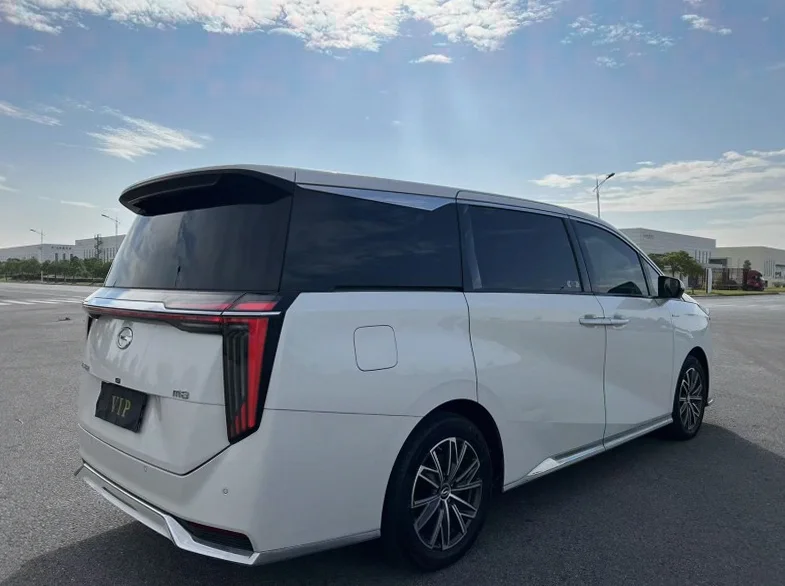 传祺M8 后面外观三