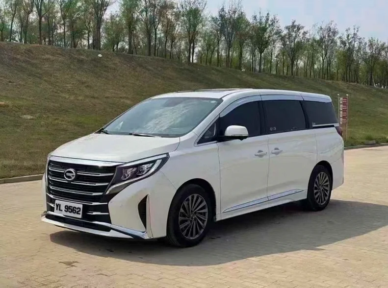 传祺M8 正面外观三