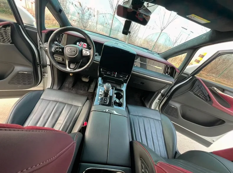 传祺M8 内饰前排