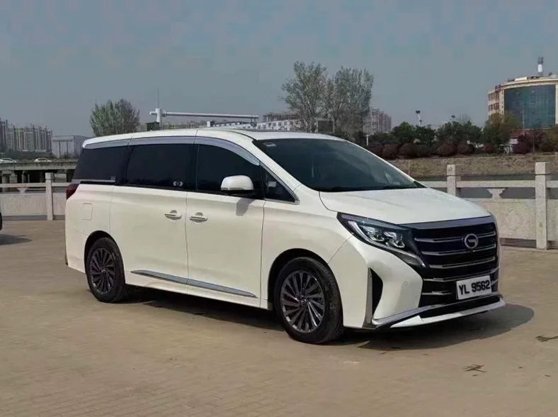 传祺M8 正面外观二