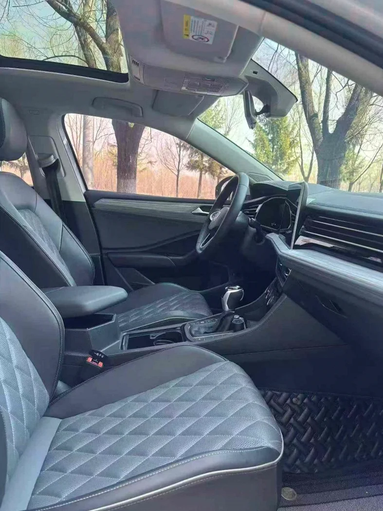 大众速腾 内饰后排