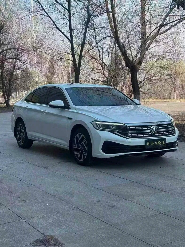 大众速腾 正面外观二