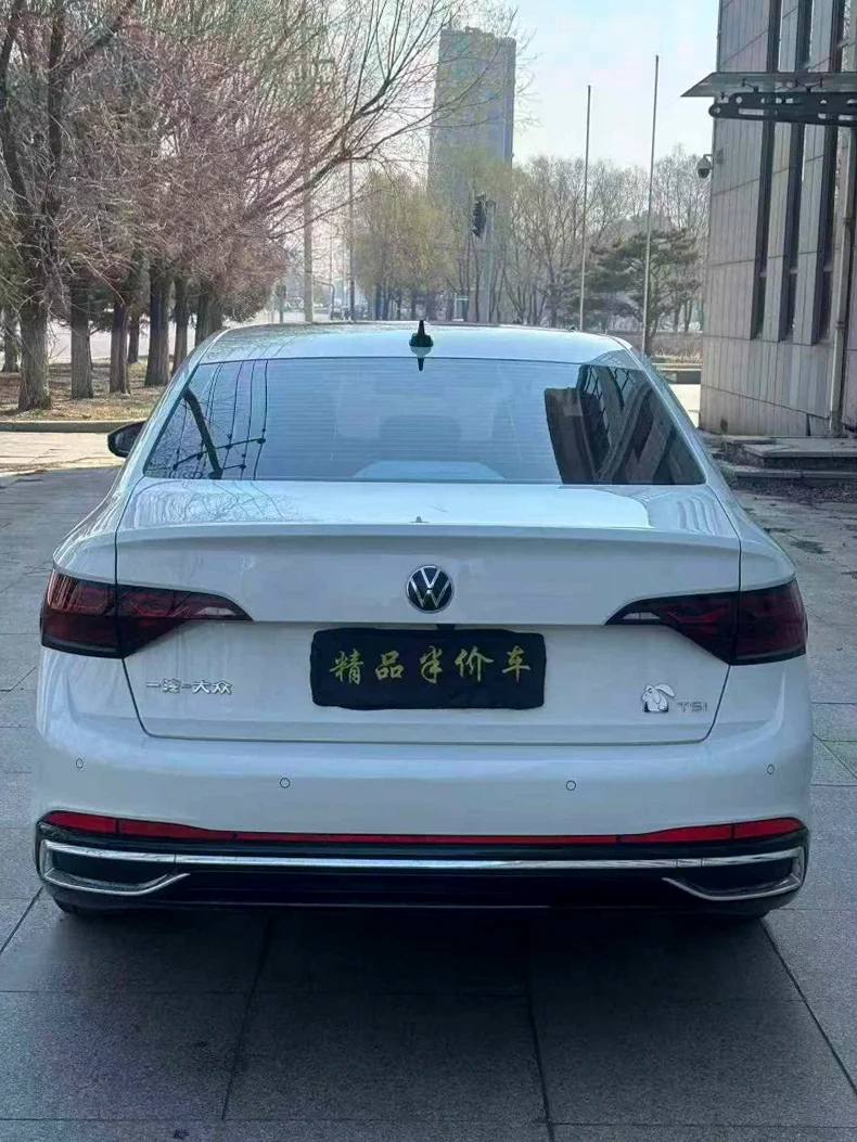 大众速腾 后面外观二