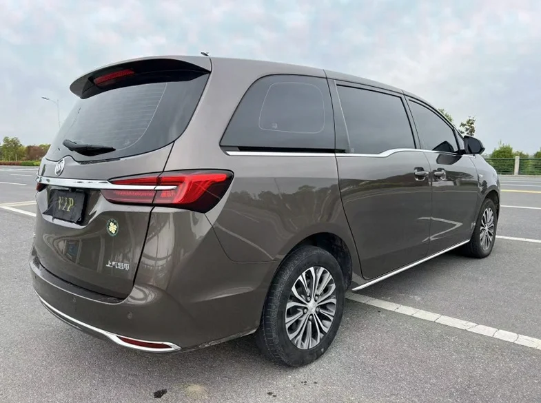 别克GL8 后面外观二