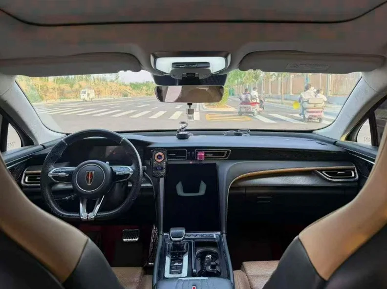 红旗H6 后面外观二