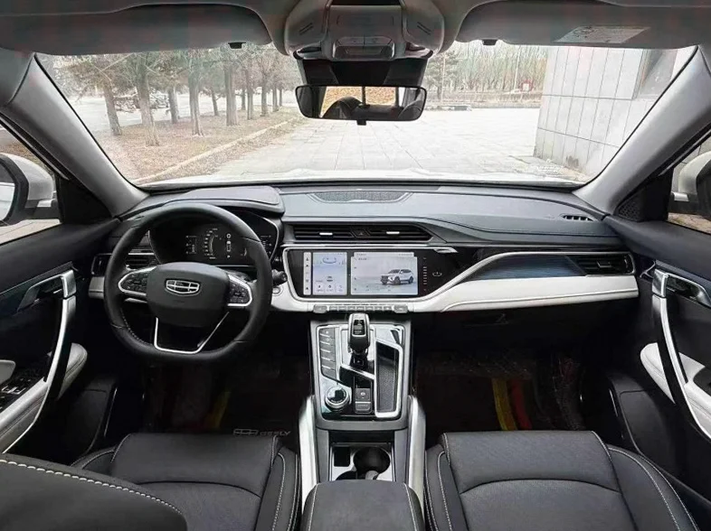 吉利博越 后面外观一