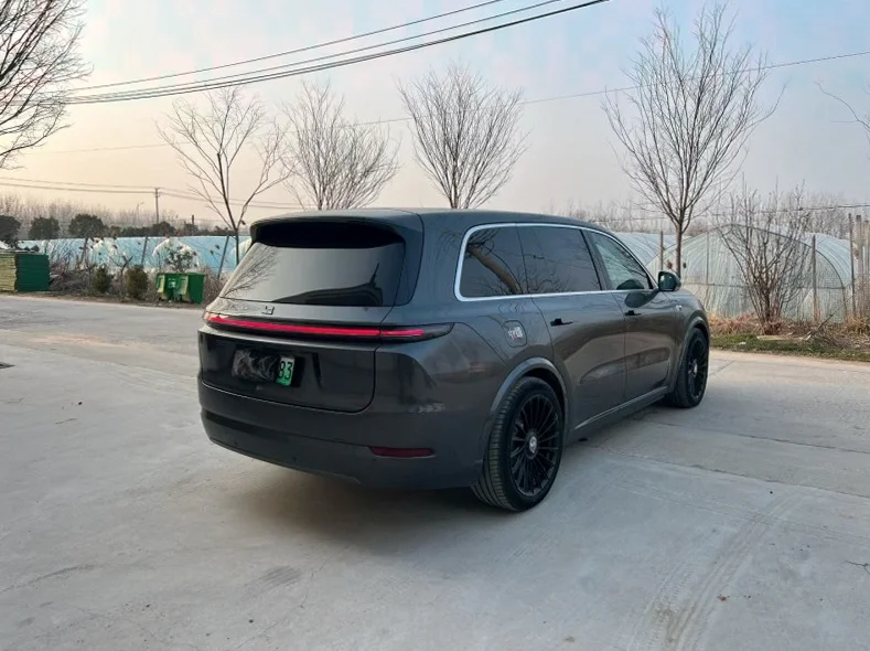 理想L9 后面外观一