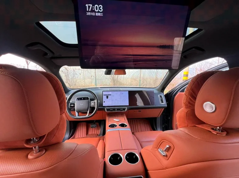 理想L9 内饰前排