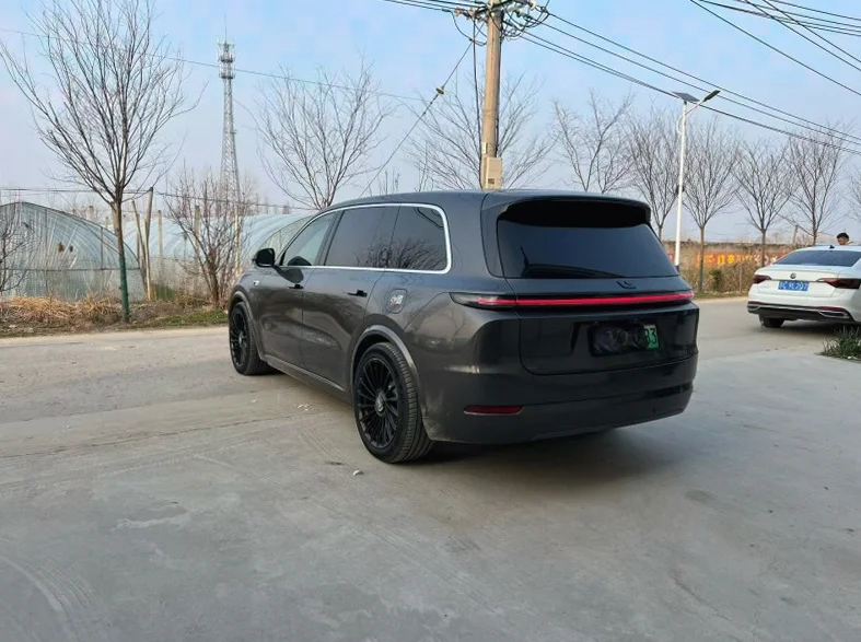 理想L9 正面外观三