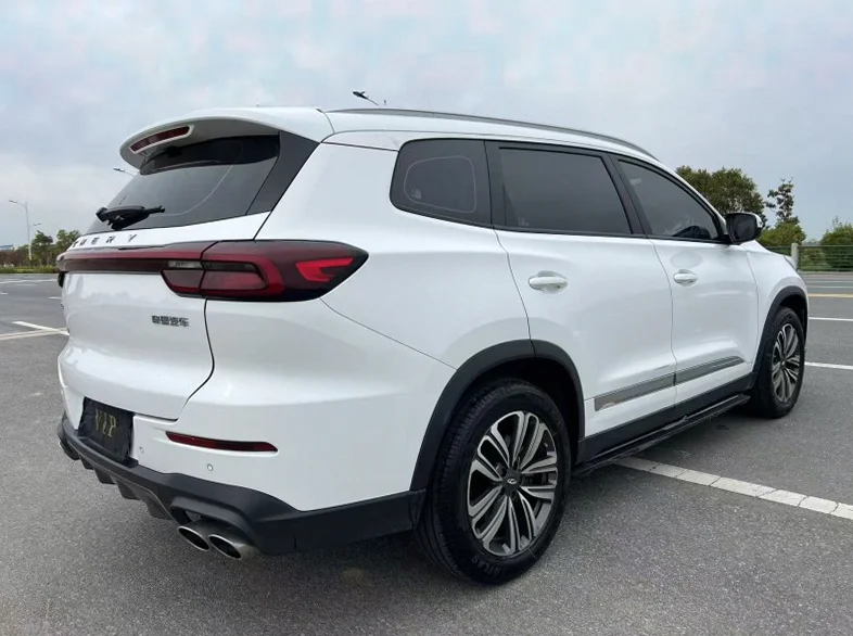 奇瑞瑞虎 内饰后排