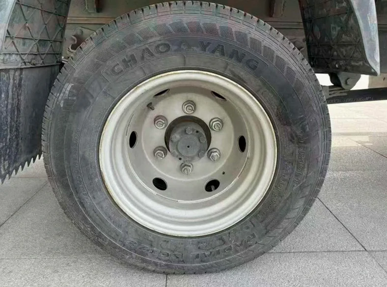 上汽集团轻卡 后面外观一