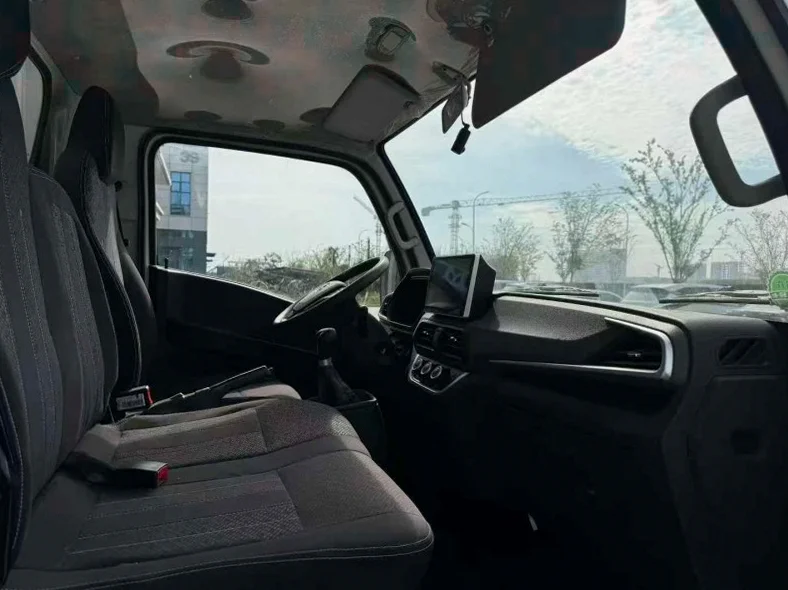 上汽集团轻卡 后面外观二