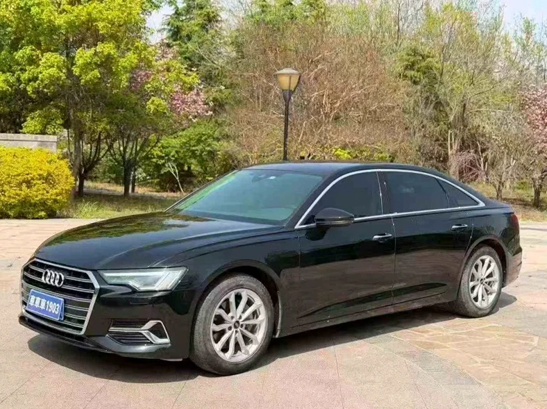 奥迪A6L 正面外观三