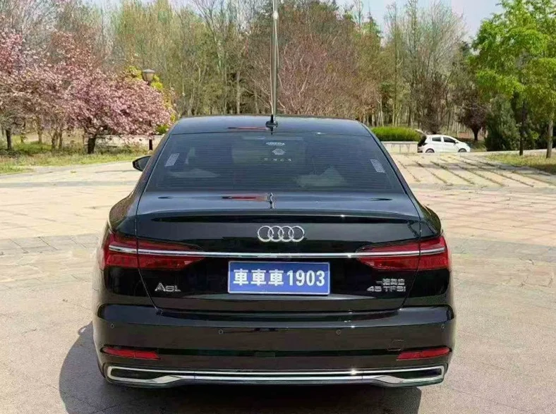 奥迪A6L 后面外观三