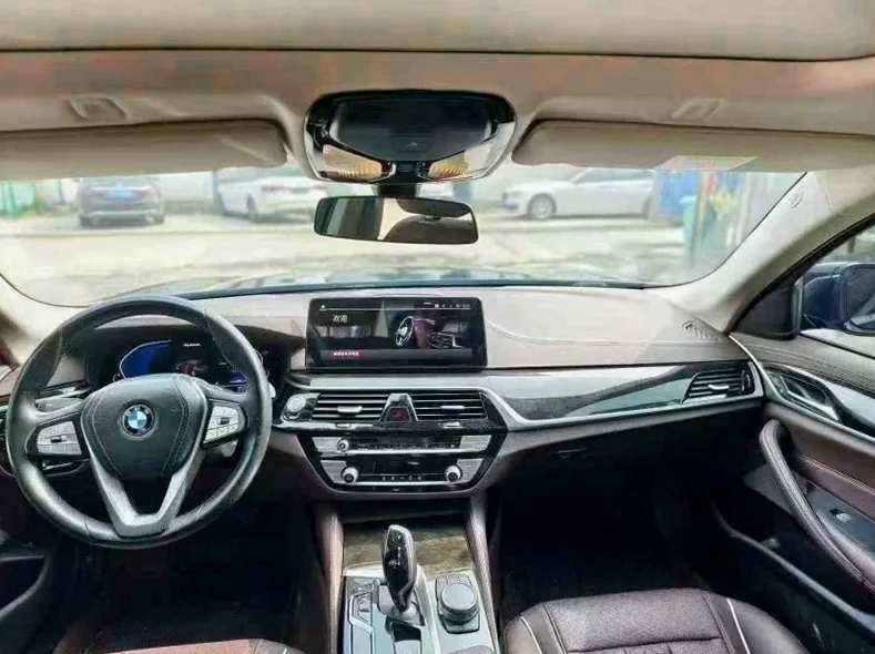 宝马5系 后面外观一