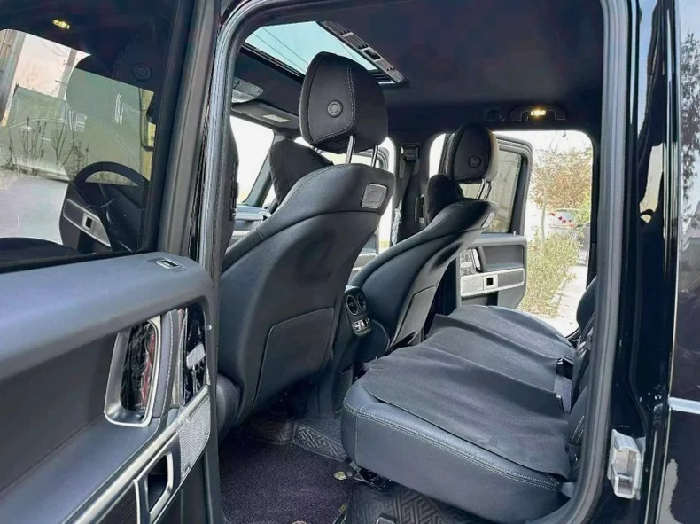 奔驰G 内饰前排