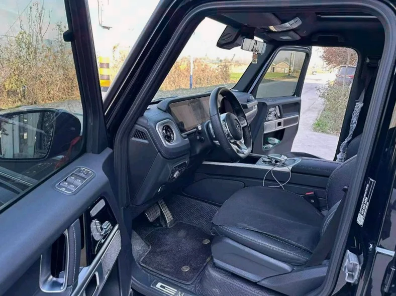 奔驰G 后面外观一