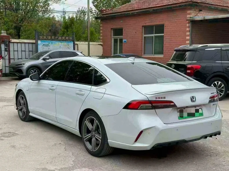 本田英诗派 后面外观一