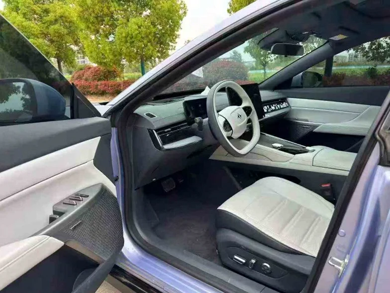 东风奕派 后面外观一