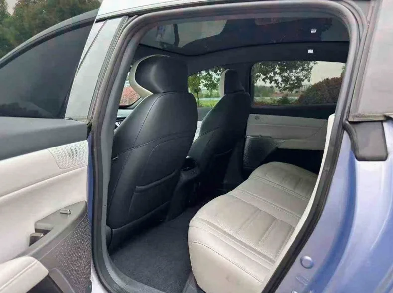 东风奕派 内饰前排