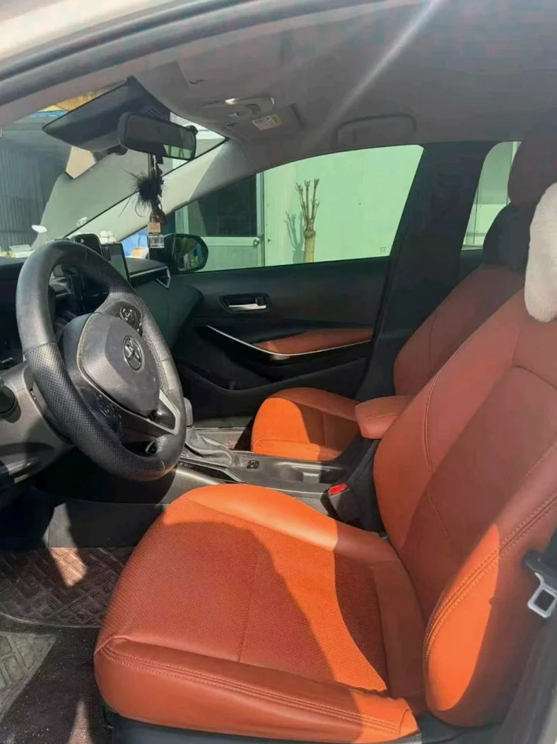 丰田卡罗拉 内饰前排