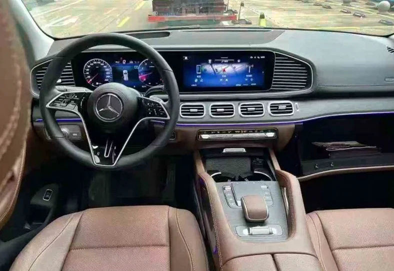 奔驰GLE 正面外观二