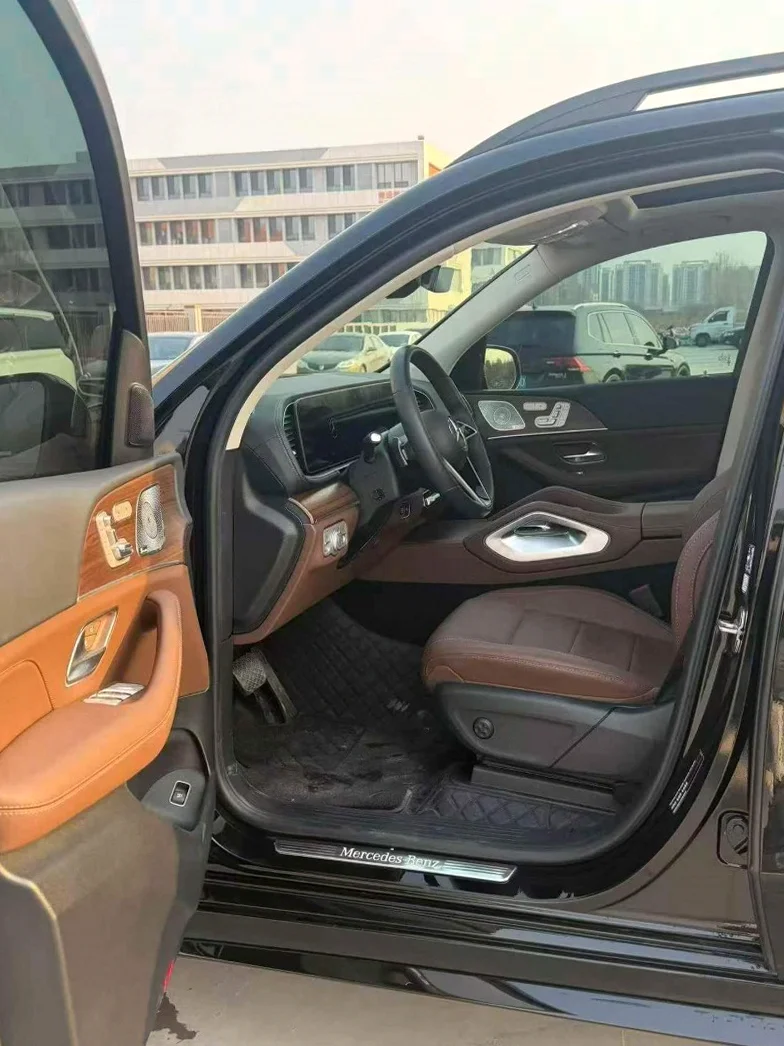 奔驰GLE 后面外观三