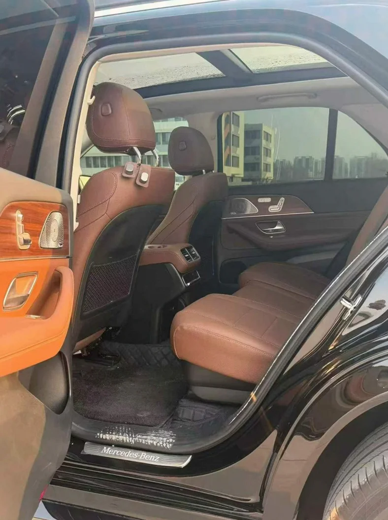 奔驰GLE 后面外观一