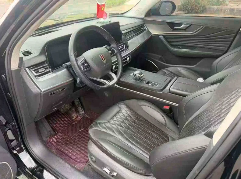 红旗HS5 后面外观三