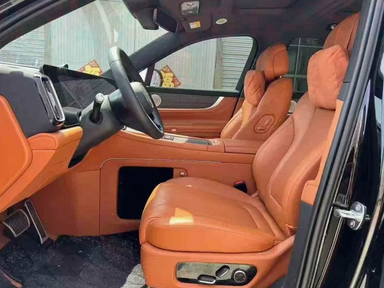 华为智选问界 后面外观二