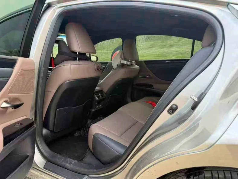 雷克萨斯ES 后面外观二