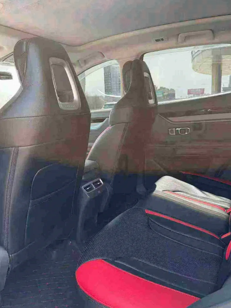 奇瑞捷途 内饰后排