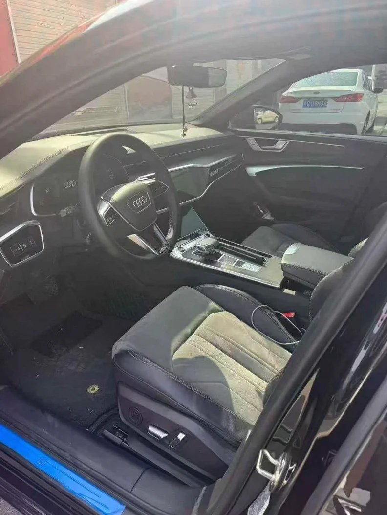 奥迪A6L 后面外观一