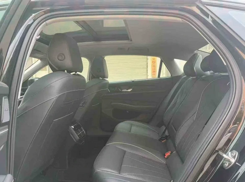 大众帕萨特 后面外观二