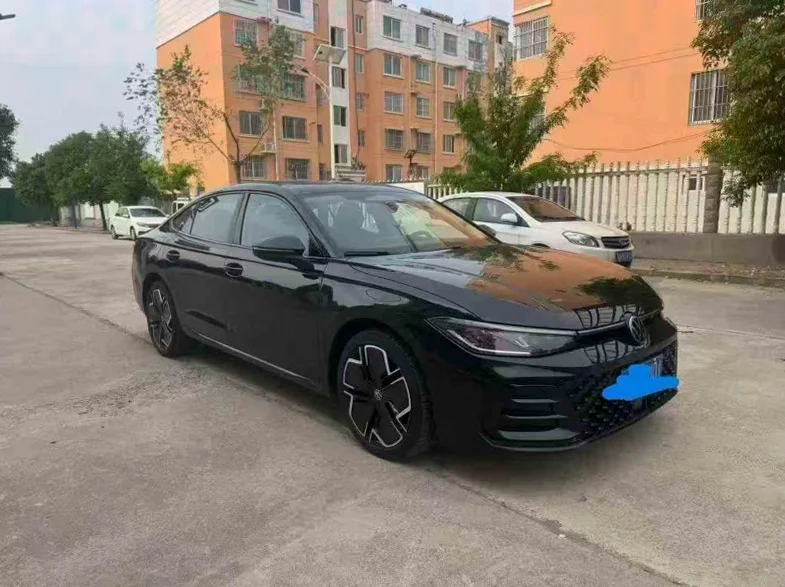 大众帕萨特 正面外观二