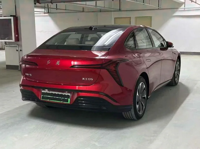 红旗天工 内饰后排